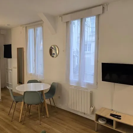 340 Rue Saint-jacques V - Апартаменты *