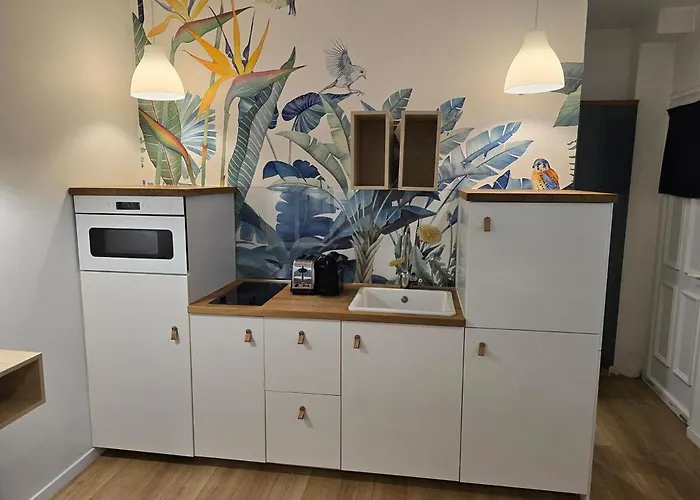 340 Rue Saint-jacques V - *