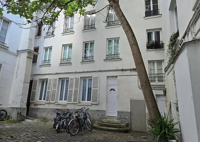 Apartment 340 Rue Saint-jacques V - *